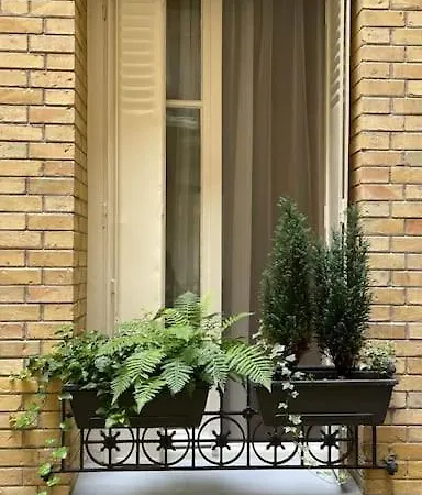 Studio Apartment Paris
